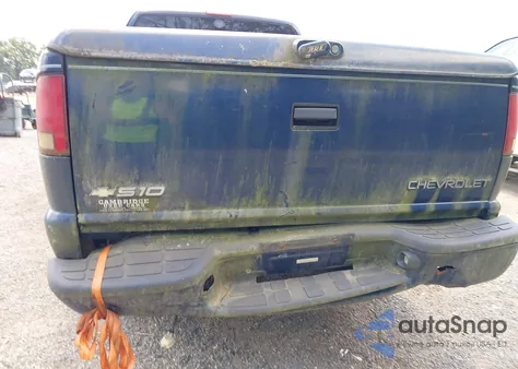 2002 Chevrolet S-10 Ls из США, поврежденный, VIN 1GCDT19W528181347